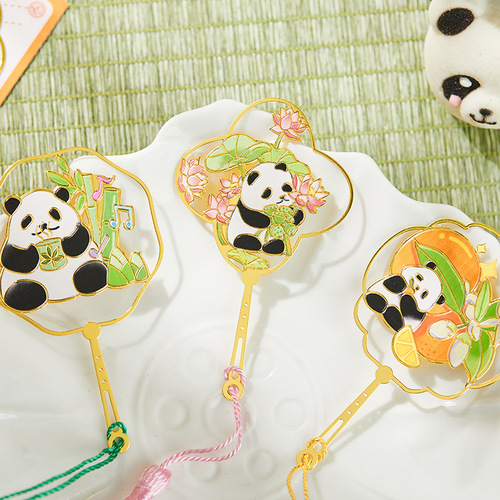 Metal cultural bookmark, panda auspicious fan, tassel book clip, high-end hand companion gift, travel souvenir