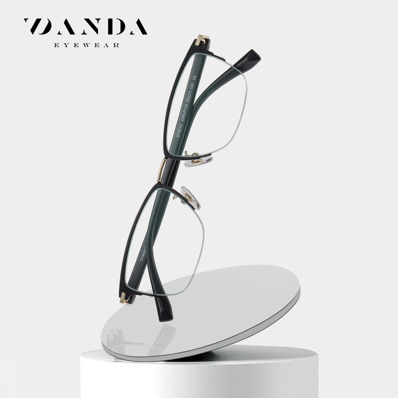 Directo de fábrica gafas de titanio puro hombres de negocios anti-azul gafas de luz ST6212 ultra ligero miopía gafas lisas