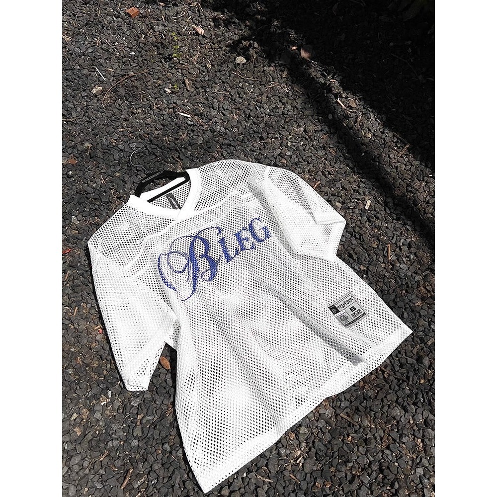 Mesh Letter Print V-neck Short-sleeve T-shirt, Summer Hollow-out Cropped Jersey, Loose-fitting Top For Men And Women,_viptrois.com