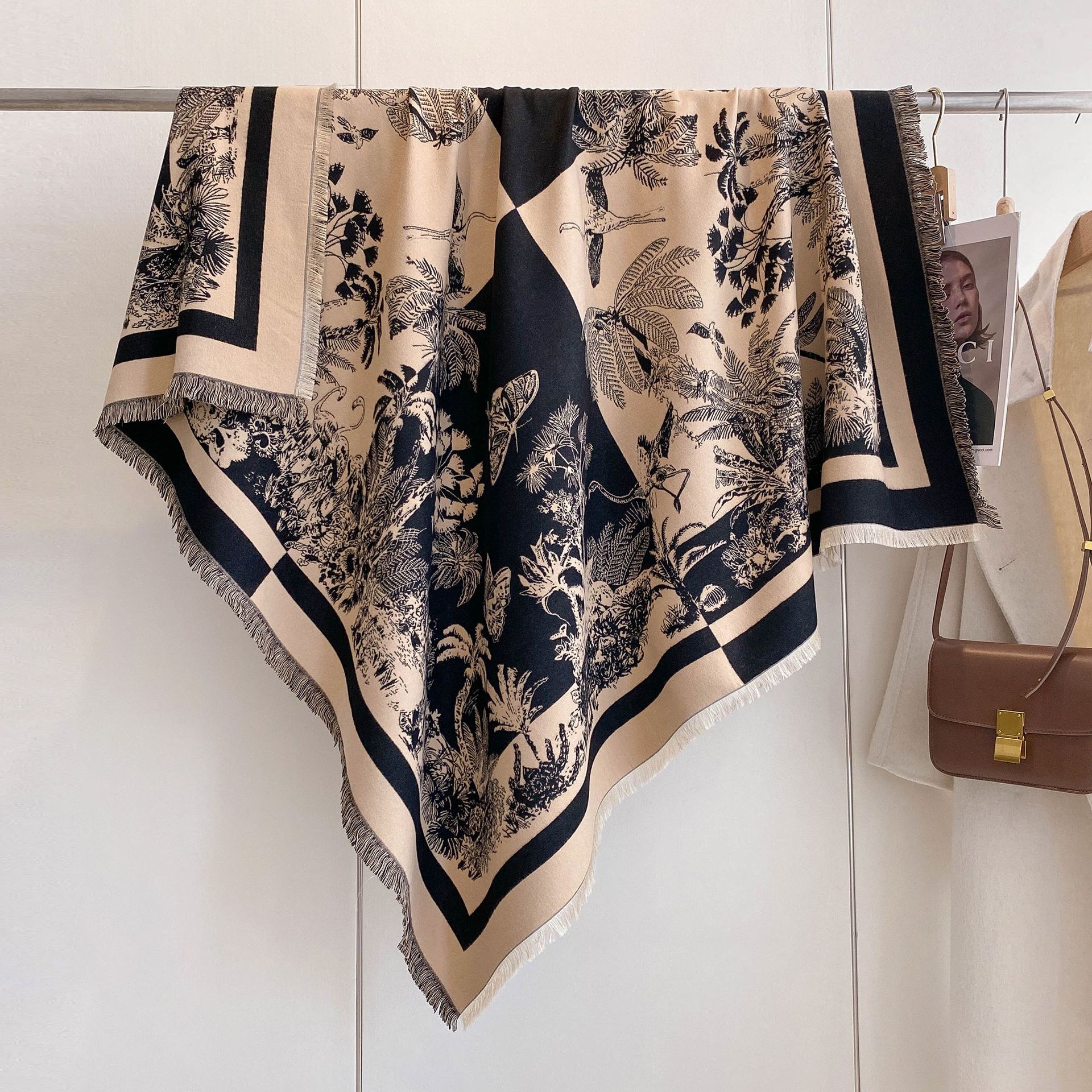 2024 otoño y invierno impresión toallas nuevas mariposas retrógradas elegantes capa decoración chal grueso bufandas cálidas