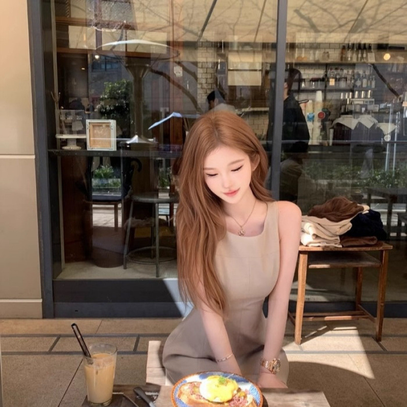 フランスの高級ノースリーブスリムベストドレス女性の夏の新しい気質ウエストサムスンスタイルAラインスカート|undefined