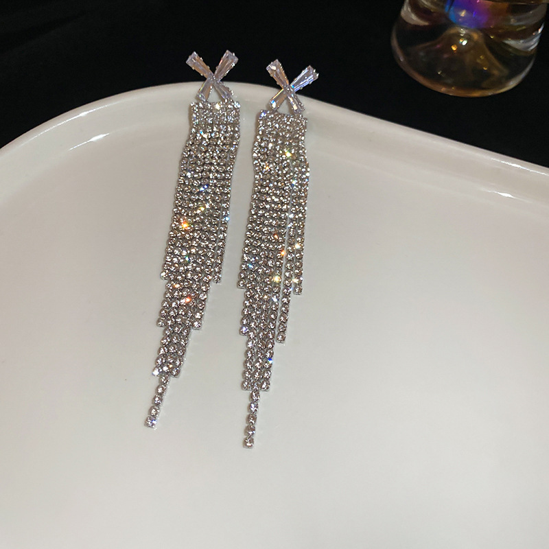 Pendientes largos geométricos con borlas y diamantes para mujer, estilo coreano, aretes sexys y exagerados, joyería de oreja de lujo ligero y exquisita.