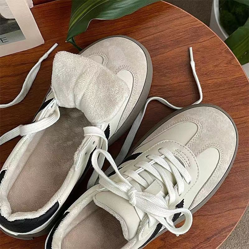 Zapatos de entrenamiento de invierno 2025 nuevos zapatos de mujer cómodos, zapatos casuales de skate retro de altura gruesa zapatos blancos pequeños