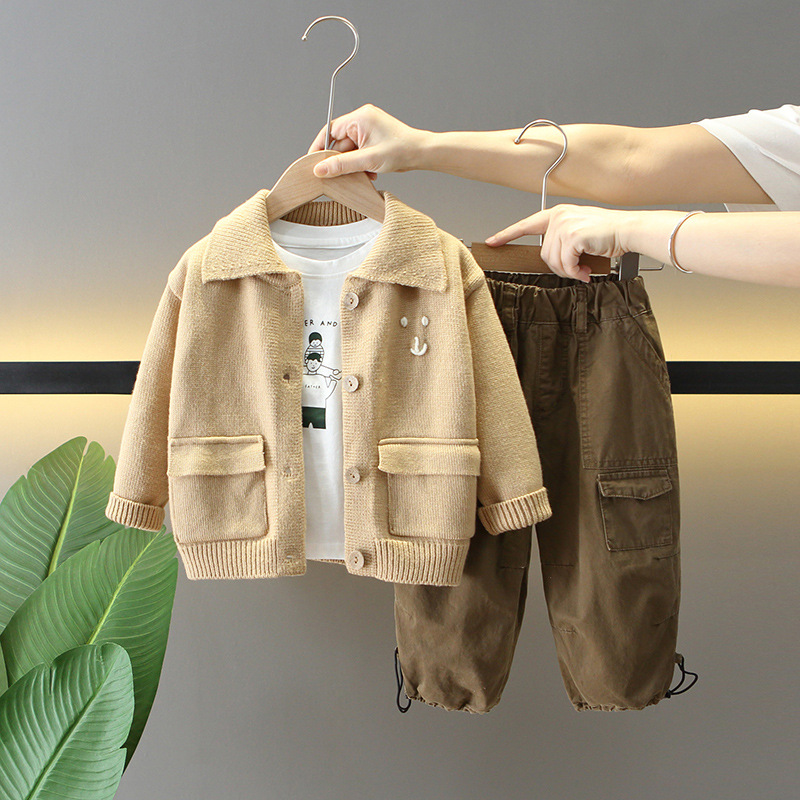 6154 Traje de primavera y otoño para niños 2025 nuevo estilo suéter de solapa de estilo occidental para niños traje de tres piezas ropa de otoño para bebés marea