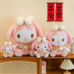 新型バラ美楽ティ猫のパチャ犬のぬいぐるみが寝ています。