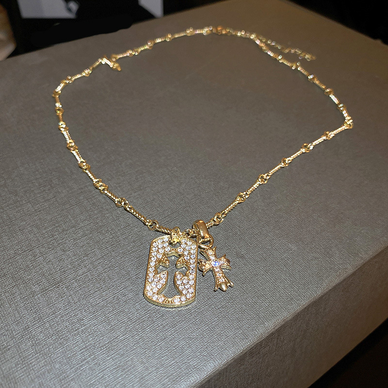 Corea del Sur diamante Cruz collar nicho diseño metal frío estilo clavícula cadena suéter cadena personalidad temperamento collar