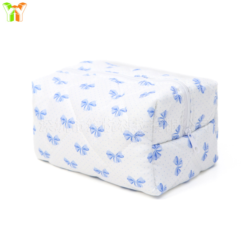 짙은 색 리본, 짙은 남색