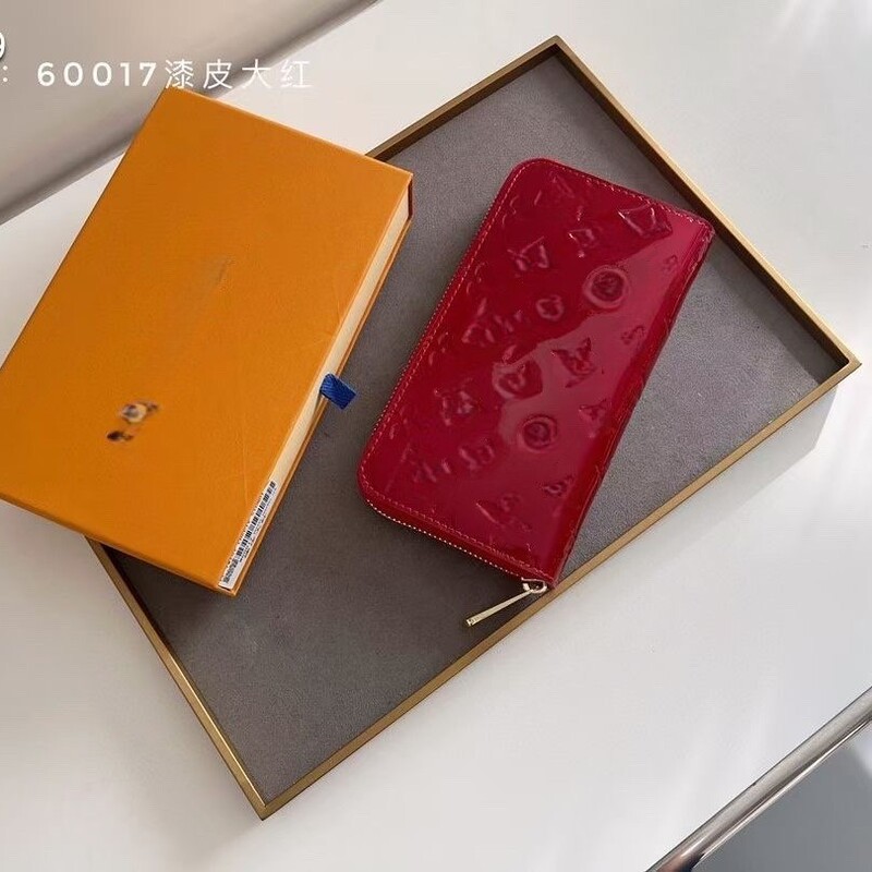 European and American New Style Women's Long Patent Leather Wallet, Vintage Pattern, Multiple Card Slots, Fashionable Trendy Wallet Clutch Bag European and American New Style Women's Long Patent Leather Wallet, Vintage Pattern, Multiple Card Slots, Fashionable Trendy Wallet Clutch Bag
