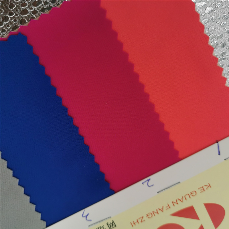 厂家现货供应 锦氨成分哑光莱卡运动料 泳衣运动服装布料