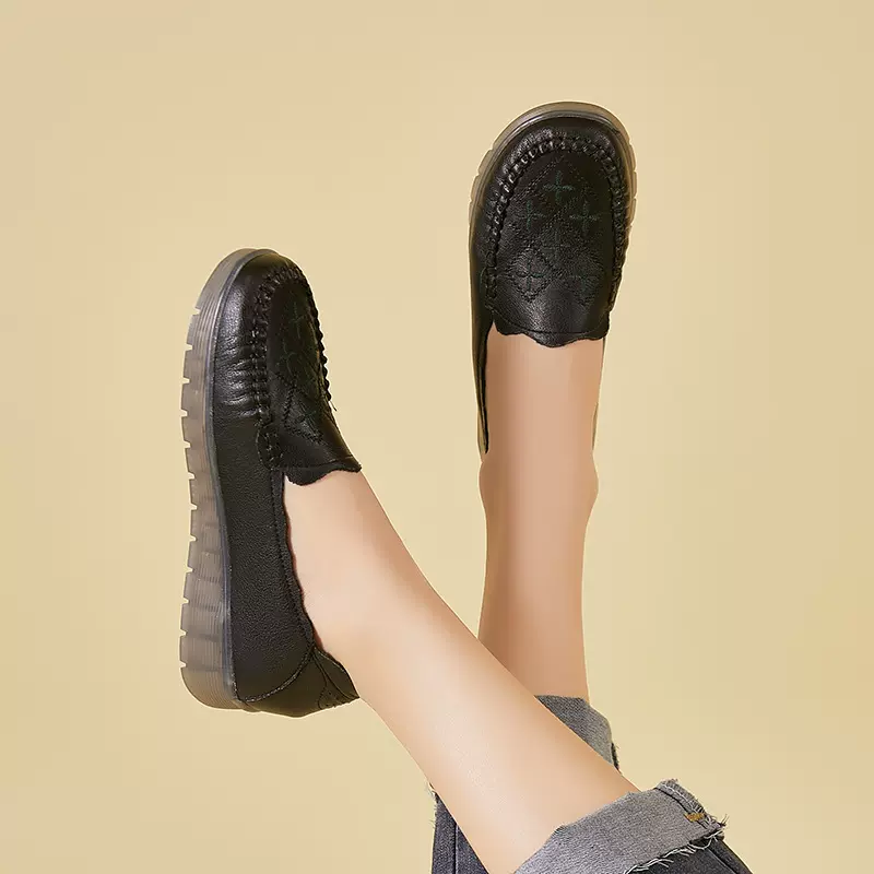 真皮妈妈鞋2024春季新款牛筋底一脚蹬单鞋中老年休闲舒适软底女鞋