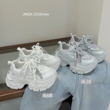 ŷ����Ƥ�����ɸ����ϵ�ЬŮ2026���¿��������ٴ������˶�Ь