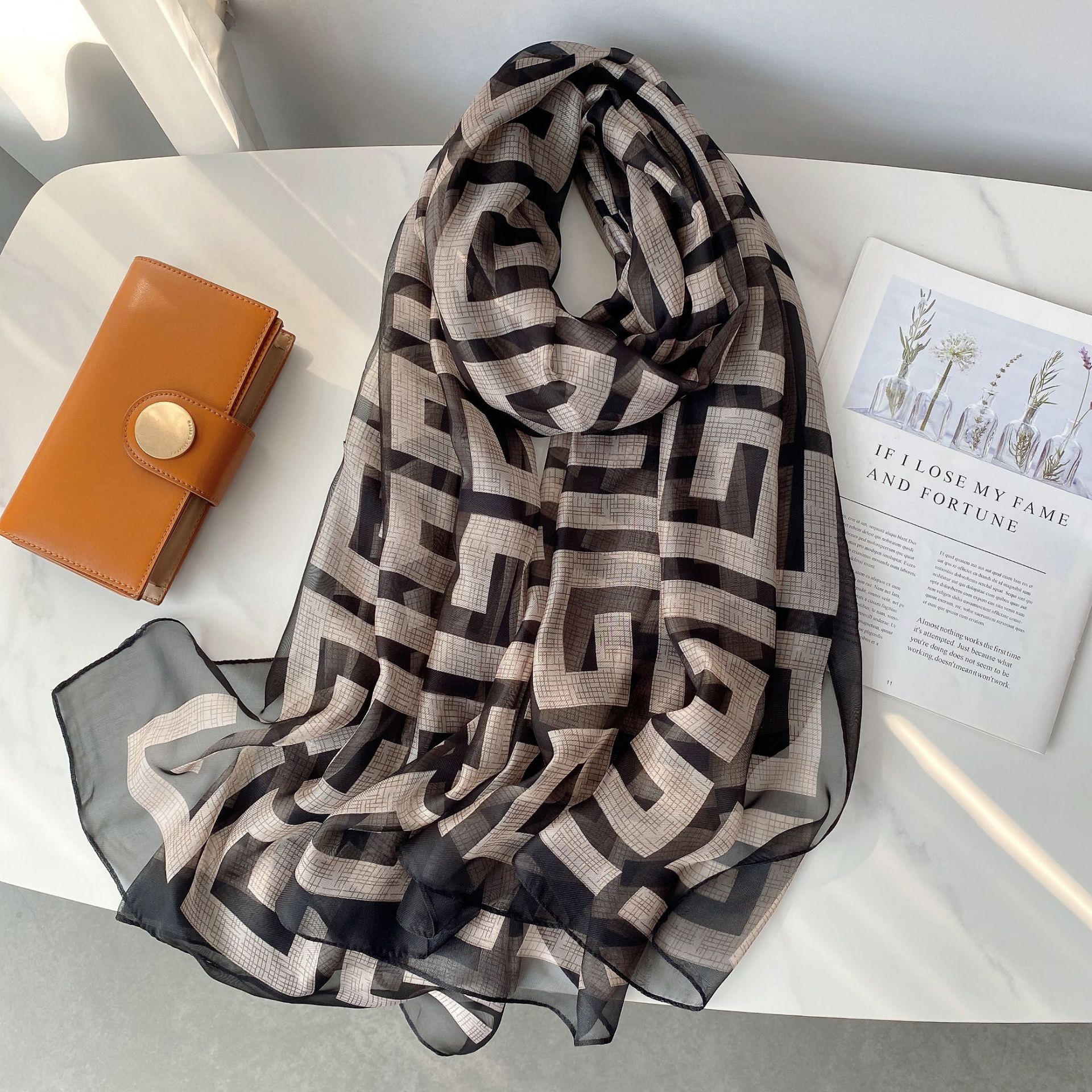 2025 nuevo producto Yourou bufanda de gasa protección solar larga toalla de playa versátil vacaciones viaje foto bufanda de seda chal