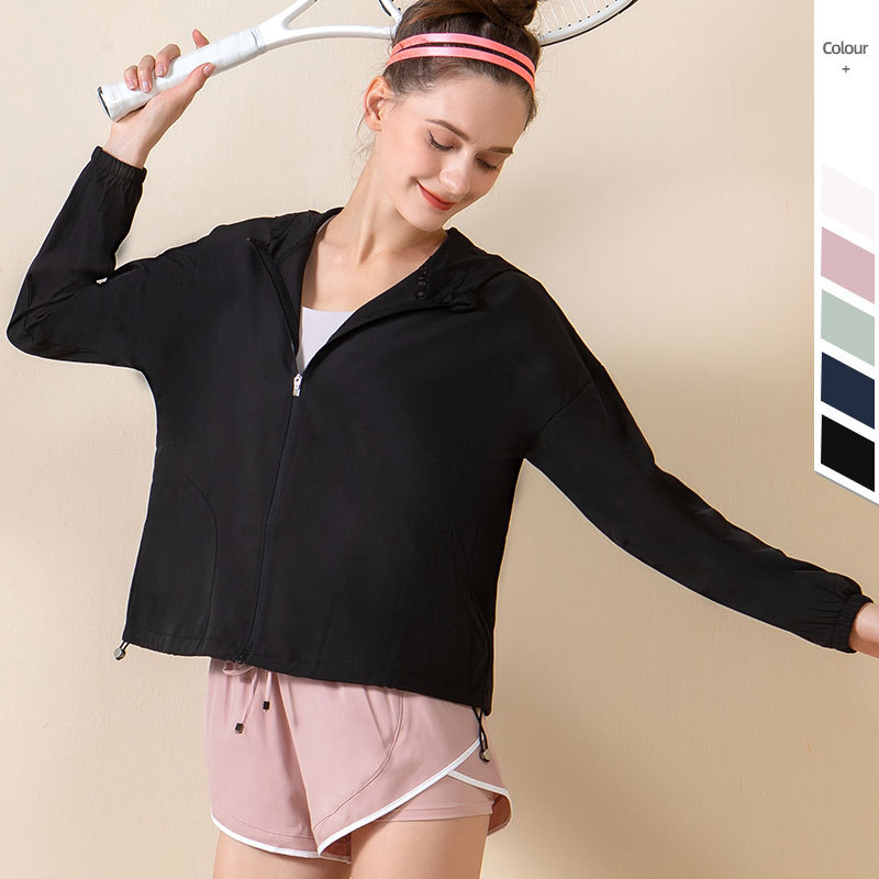 Procesamiento personalizado de ropa de protección solar delgada mujer secado rápido ventilador frío con capuchón protector solar abrigo deportivo anti-UV