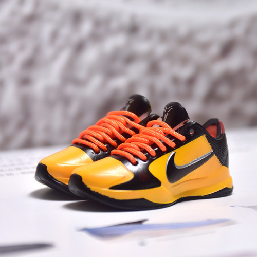 Sneaker model zk5 3D shoe model blind box student gift desktop personalized mini ornament Kobe 5 keychain