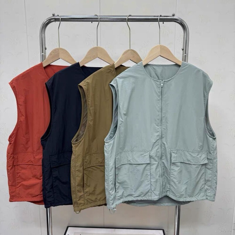 Japanese-Style Lightweight Outdoor Zip-Up Vest for Women, Summer Hiking and Mountaineering Sports Double-Pocket Casual Vest Jacket