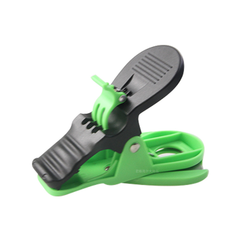 �߶����е�˫��ѩ�Ѽ�С�пɼ�ѩ�Ѵ�й̶���������golf��Ʒ