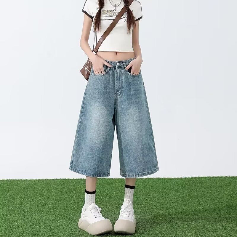 Vintage Three-Quarter Wide-Leg Denim Shorts for Women, Spring and Summer, Mid-Waist, Loose Fit, Flattering for Petite Figures, Eight-Quarter Straight-Leg Shorts