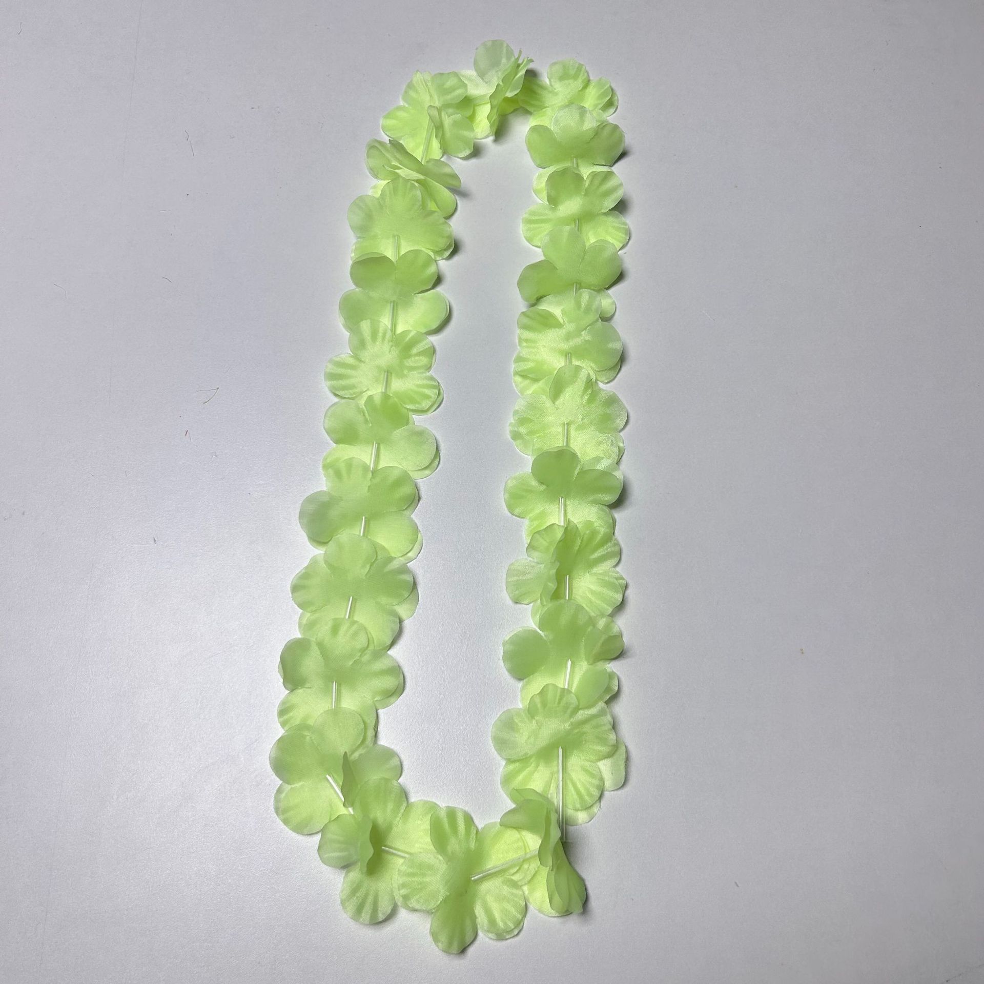Transfronterizo hawaiano colorido 24 pétalos de 6 cm ceremonia de graduación espectáculo de guirlandas de poliéster fabricantes