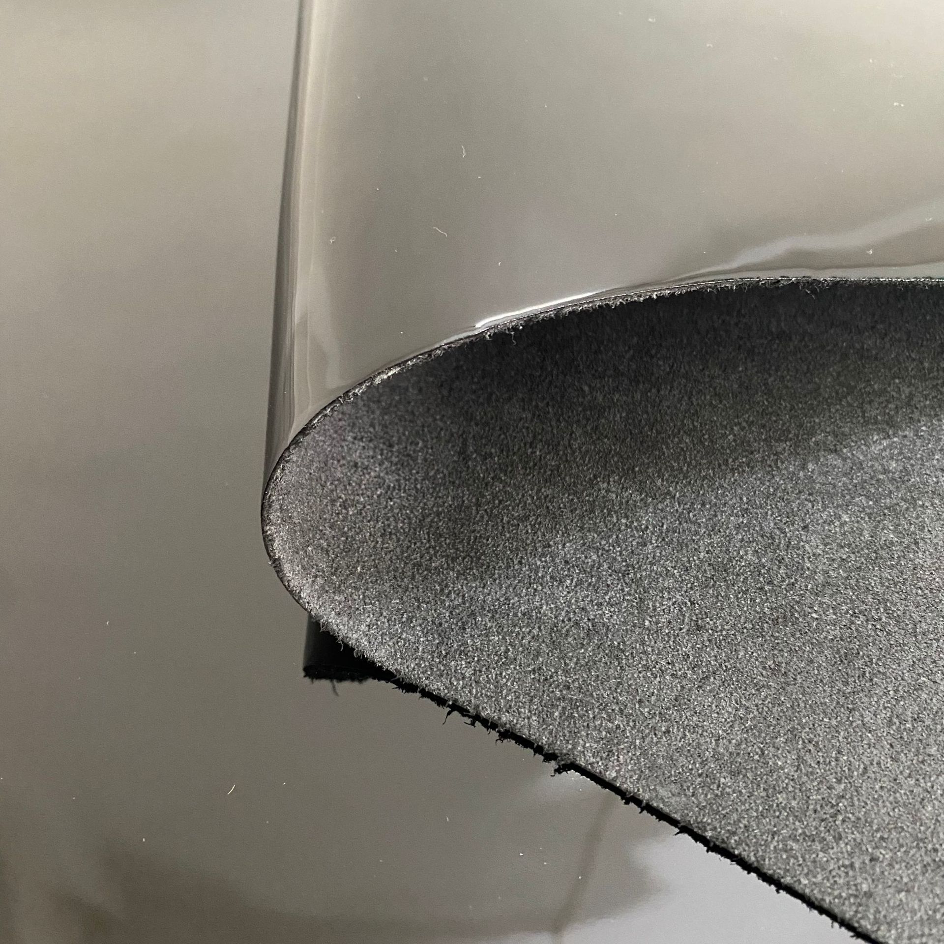 头层牛皮黑色漆皮淋漆光面牛皮箱包鞋材头层皮料支持预定颜色哑光