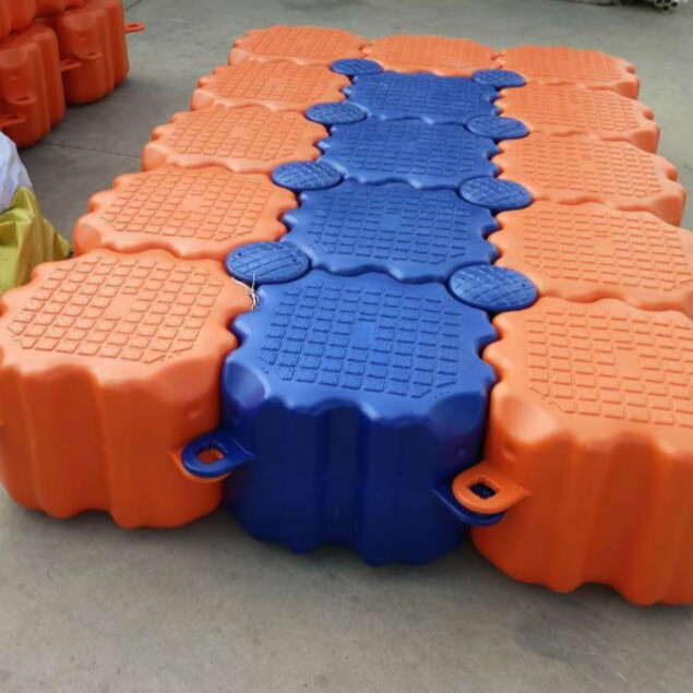 Manufacturer Wholesale Pontoon Dock Boat Stop Fishing Water Pontoon Walkway Water Yacht Dock Plastic Pontoon