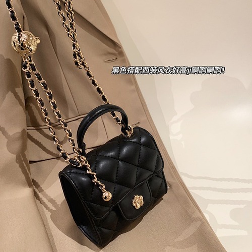 Korean version of the new retro lady portable small square bag 2024 new mini small bag women's chain versatile crossbody bag