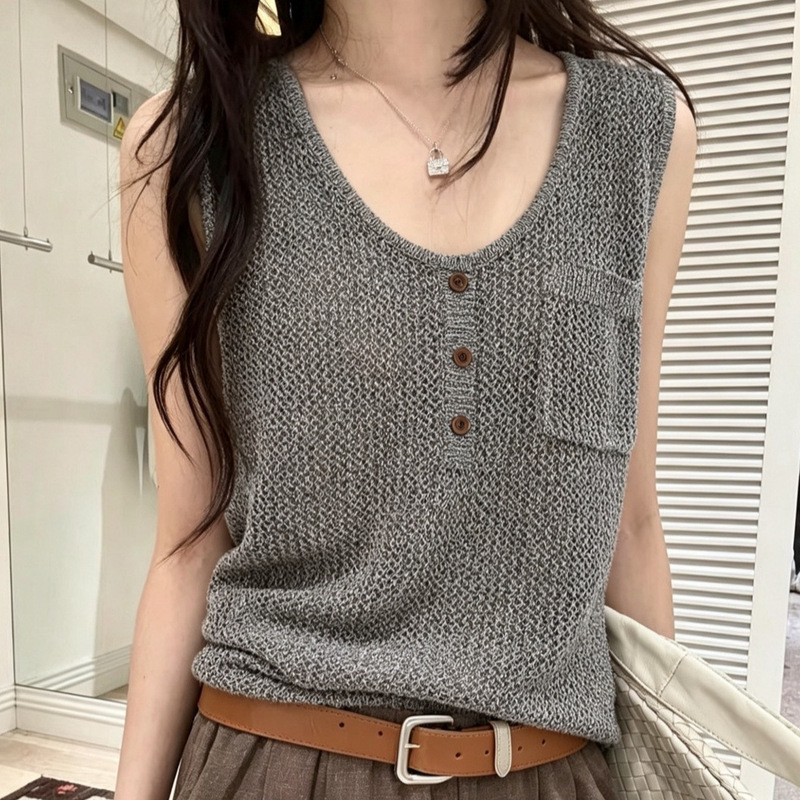 26 Summer Women's New Fashion U-Neck Knitted Tank Top with Hollow Pocket Design, Loose Fit, Slimming, Versatile Vest 26 Summer Women's New Fashion U-Neck Knitted Tank Top with Hollow Pocket Design, Loose Fit, Slimming, Versatile Vest