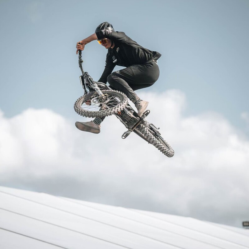 New Cross-Border Bicycle Model, European and American Sports Style, 8000W High-Power Electric Off-Road Mountain Motorcycle, Fast-Paced Trend
