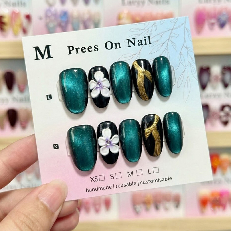 3D three-dimensional carved gold-plated niche dark-style cat-eye press-on nails with a high-end vintage floral green nail art design 3D three-dimensional carved gold-plated niche dark-style cat-eye press-on nails with a high-end vintage floral green nail art design