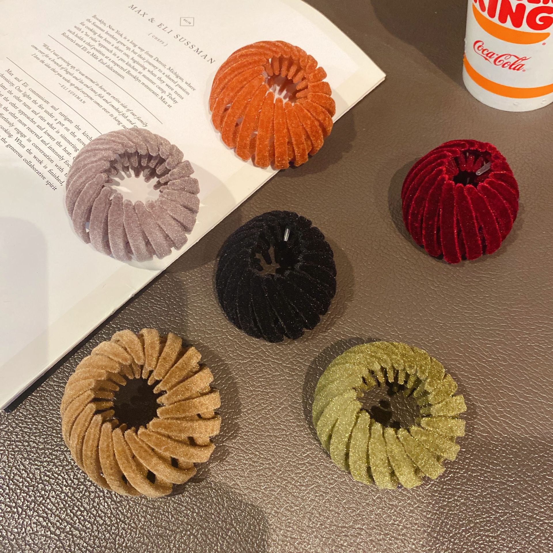 Elegante flocado Nido de Pájaro anillo de pelo rizador de pelo alta Cola de Caballo artefacto Internet celebridad 2021 nuevo tocado de pinza de pelo