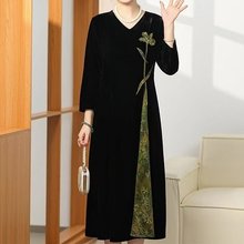 一件代发直播爆款2025秋季新款时尚新中式国风洋气丝绒连衣裙女装