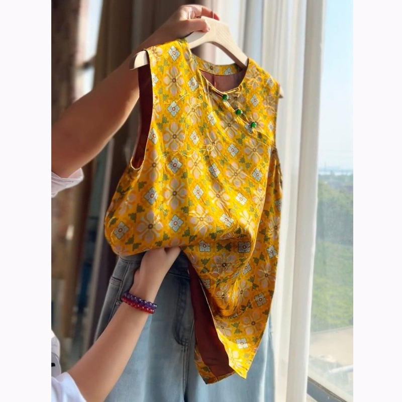 New Chinese style women's yellow jacquard sleeveless shirt, summer diagonal placket, Chinese-style button Tang suit, round neck vest.
