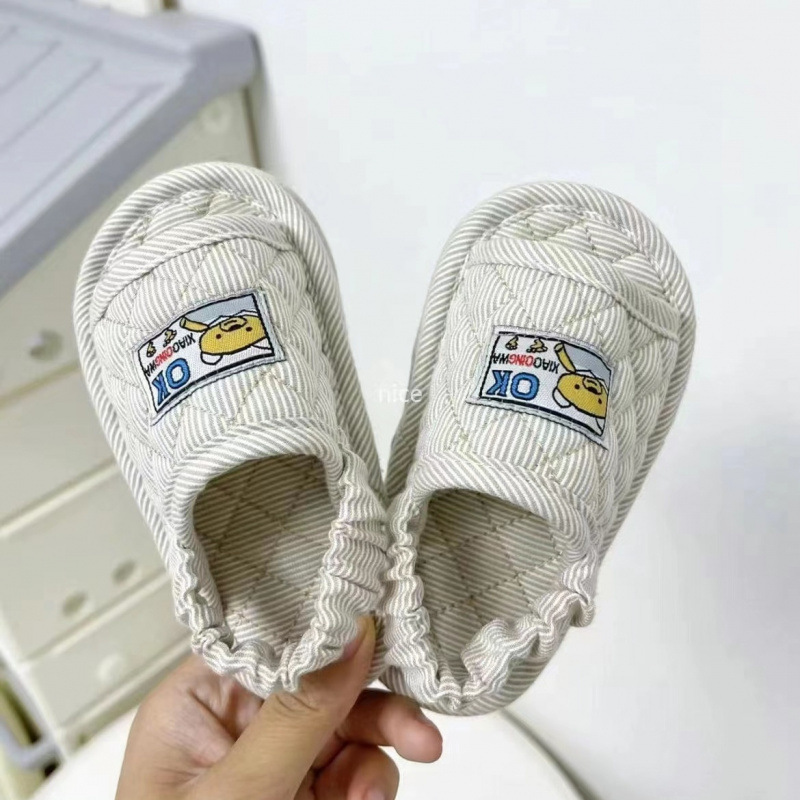New Cotton Children's Slippers New Non-slip Soft Bottom 1-2-3 Years Old Men's and Women's Toddler Shoes Indoor Non-slip Mute