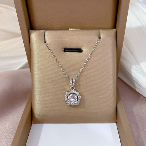 [Titanium Steel] Light luxury micro-inlaid real gold simple zircon necklace women's new clavicle chain light luxury niche design