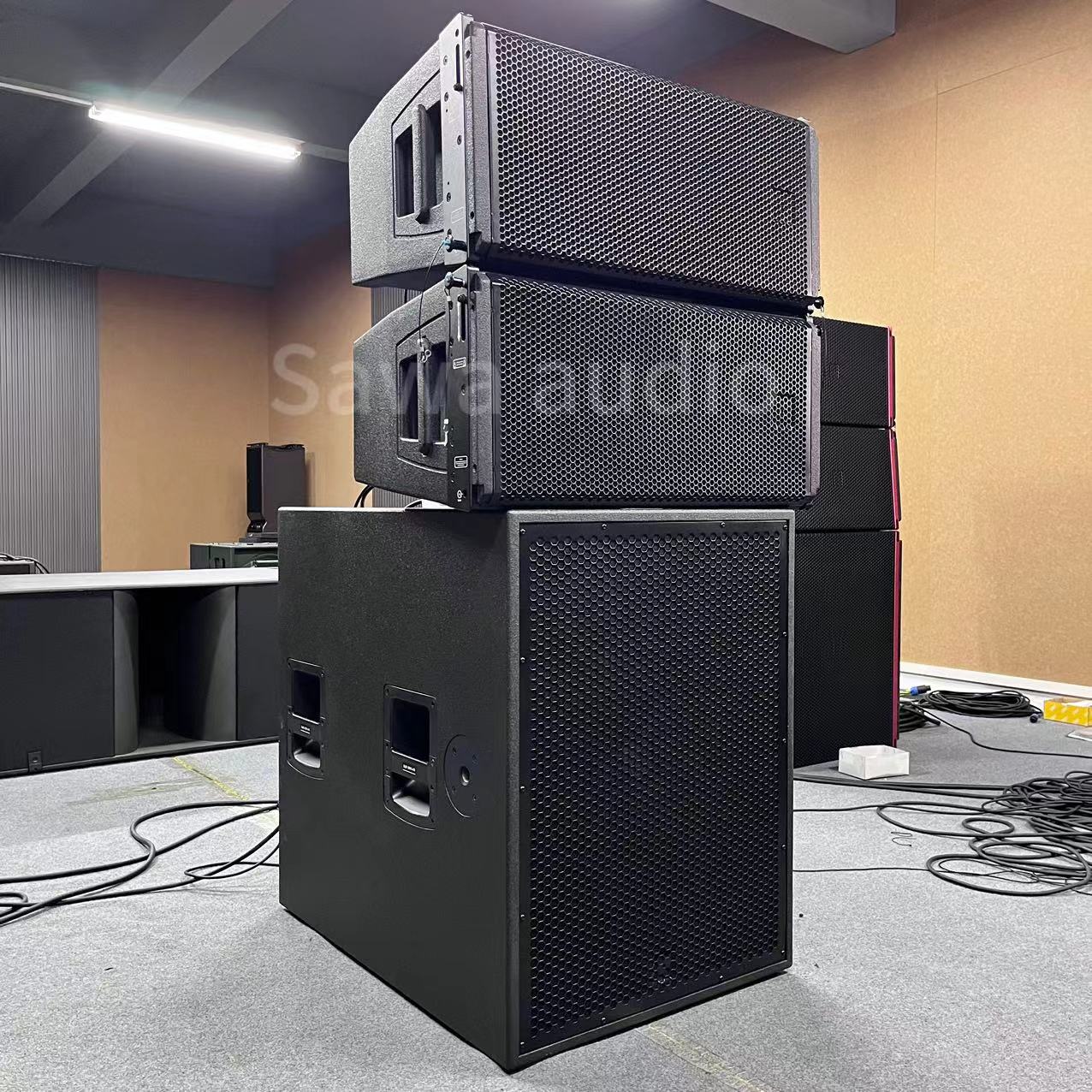 Un solo subwoofer de 21 pulgadas altavoces profesionales al aire libre altavoces de alta potencia conferencias bar escenario sonido de matriz lineal