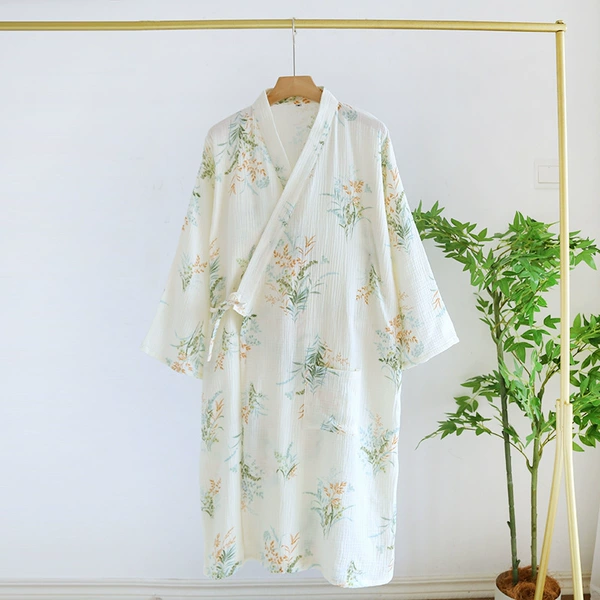 Beige narcissus~crepe nightgown
