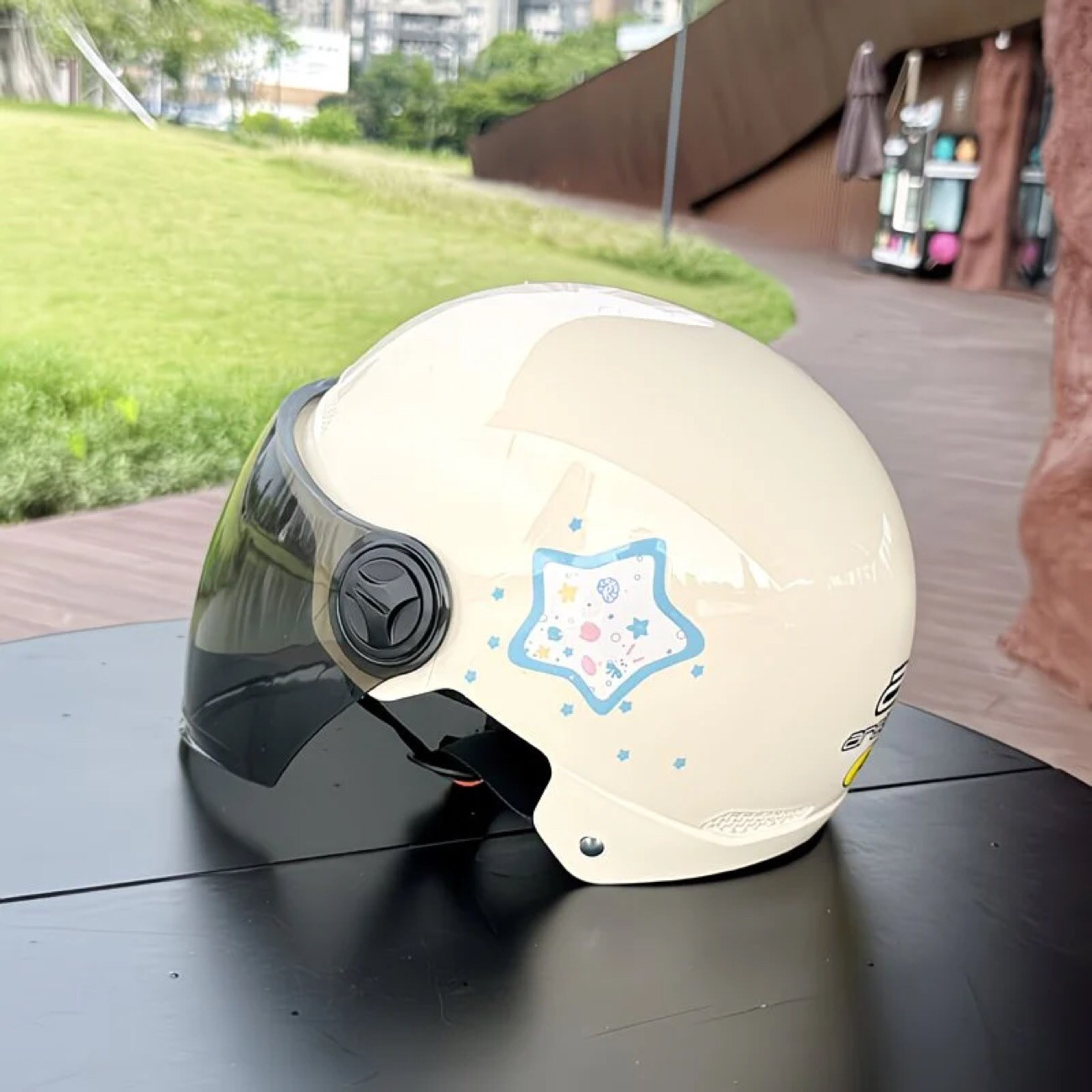 Newly certified electric vehicle motorcycle safety helmet, suitable for all seasons, sun protection, summer safety helmet, electric vehicle half helmet for men and women