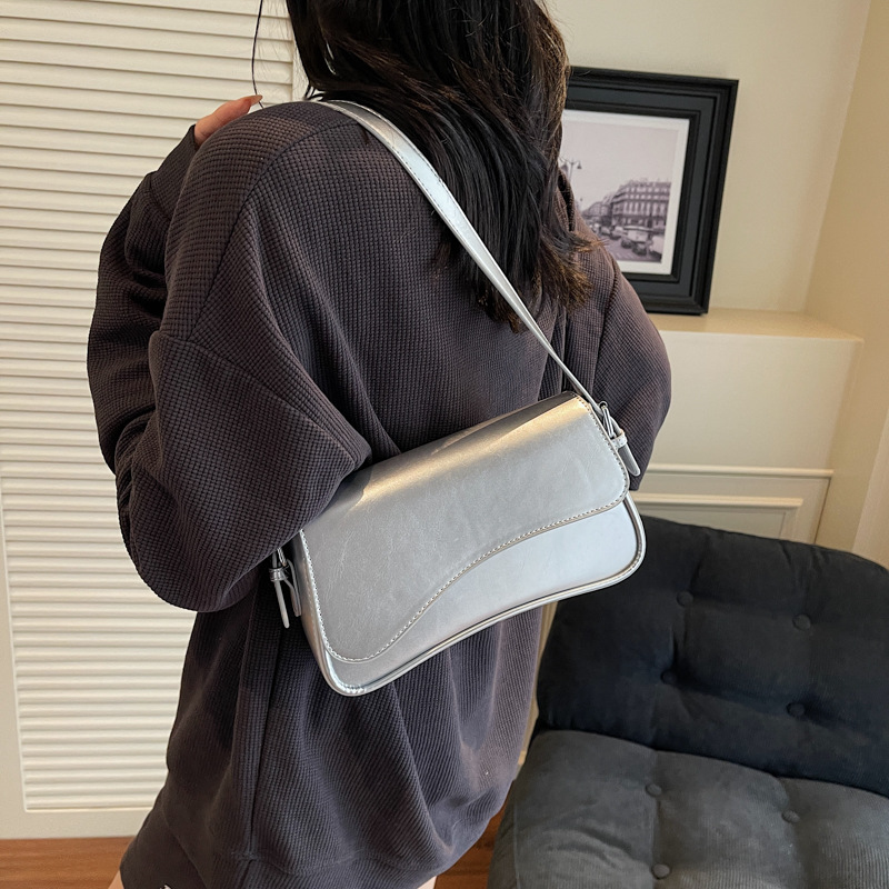 Bolso de axila retro estilo Hong Kong 2025 verano nuevo bolso femenino diseño de nicho bolso de hombro transmisión en vivo del mismo estilo bolso de mensajero marea