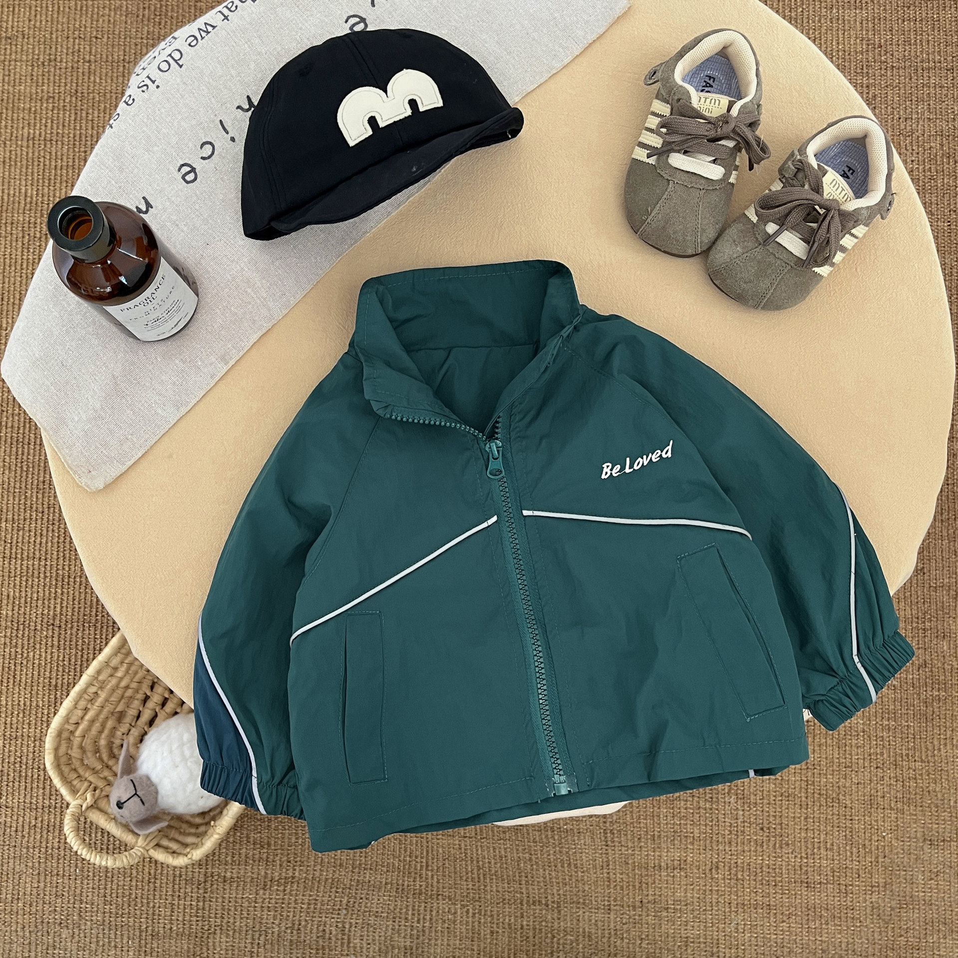 Chaqueta con capucha para niños Chaqueta para niños de primavera y otoño 2025 nueva chaqueta casual fresca y atractiva ropa de protección solar top de moda image 8