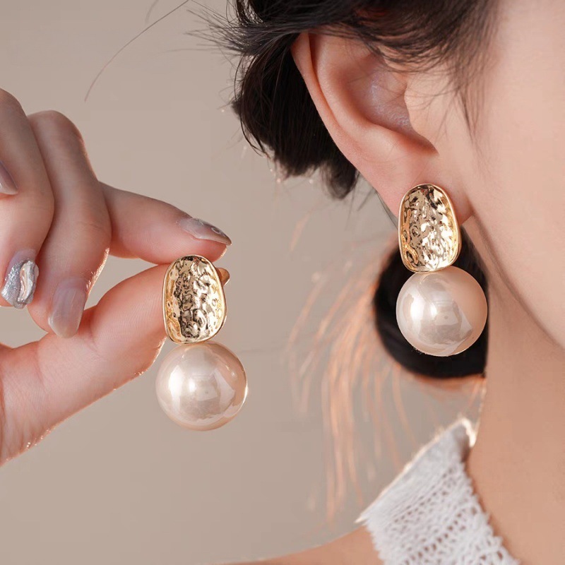 Retro fashionable sophisticated pendant pearl
