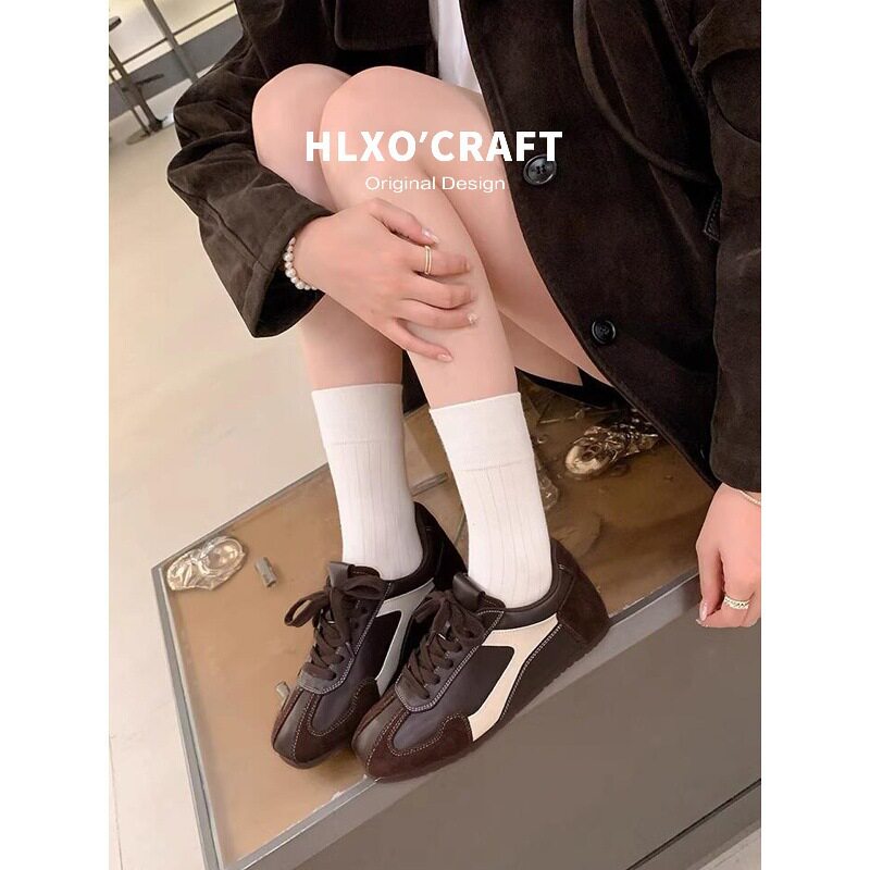 Giày sneaker nữ da cừu phối màu, đế cao su, tăng chiều cao bên trong 5 cm, kiểu retro — Màu nâu (cao hơn 5cm bên trong) có sẵn, Màu nâu (cao hơn 5cm bên trong) đã sẵn sàng để bán, Màu đen (cao hơn 5cm bên trong) có sẵn hàng, Màu đỏ (tăng thêm 5cm bên trong) hàng sẵn có