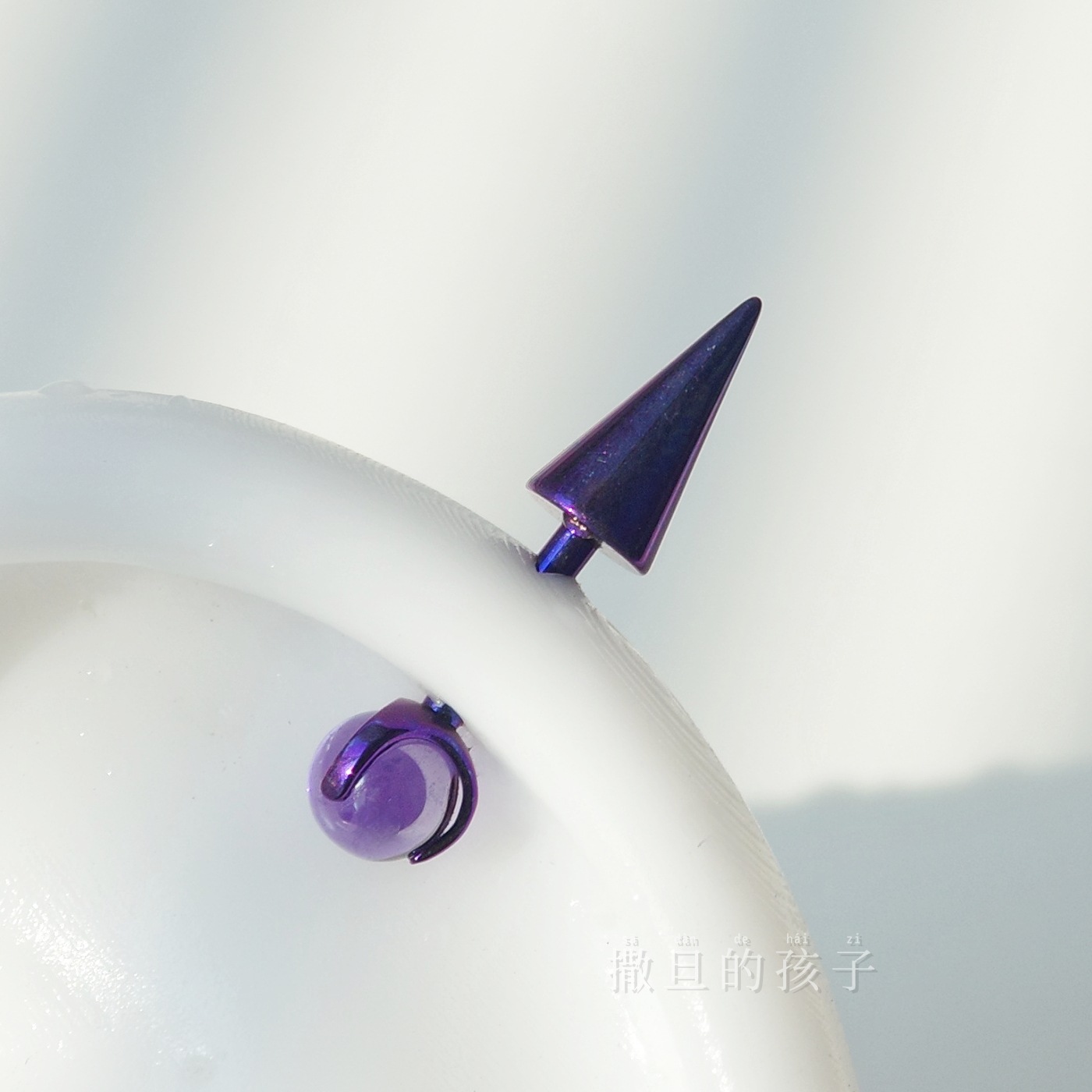Satan's Child F136 Titanium Alloy Devil Studs Anodized Color-Changing Crystal Ball Spike Earrings detail image 7