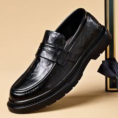 男性用の新しい靴と男性用の靴と男性用のビジネスの結婚面接靴は、ひもなしの厚い底の英倫カジュアルシューズです。