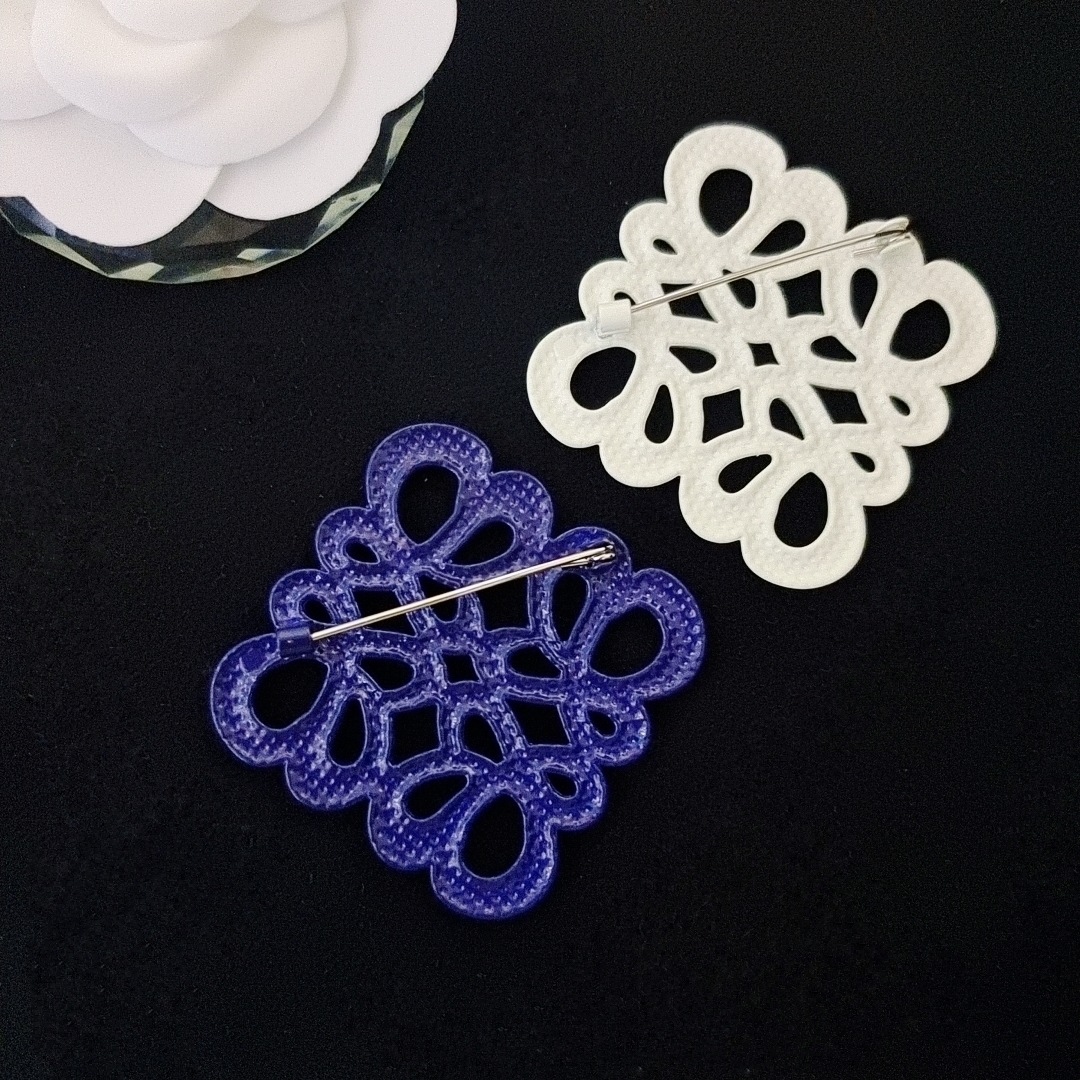 High quality Luo Yiwei brooch enamel color temperament all-match sweater color matching coat scarf collar pin alloy material