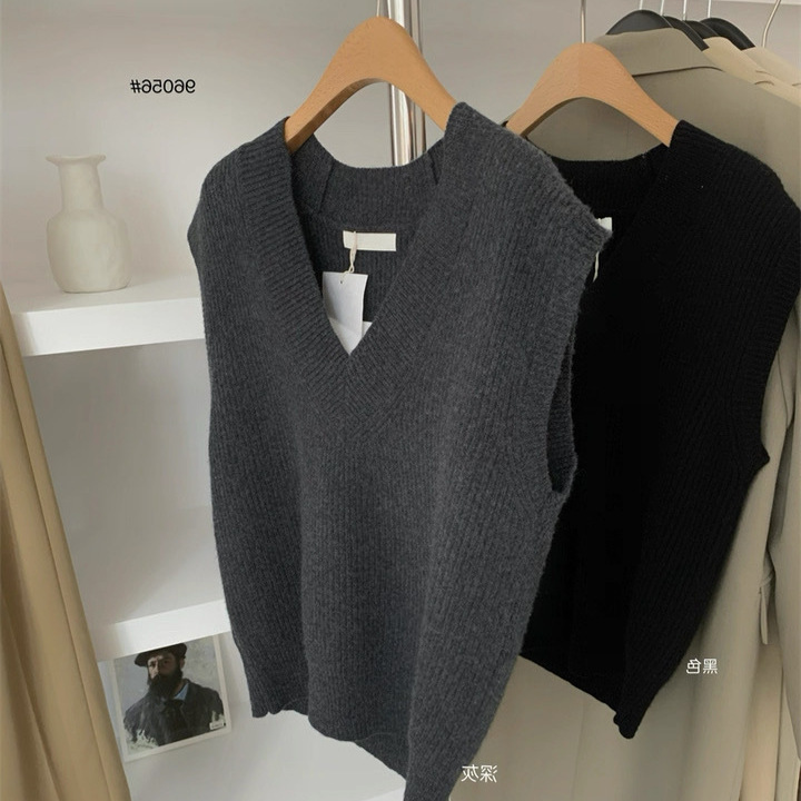 Autumn and Winter New Women's Imitation Wool + Velvet V-Neck Vest Layered French Retro Loose Vest Vest Knitwear