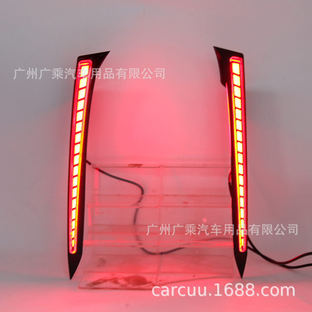 Adecuado para 21-22 luces de columna Toyota Senna luces traseras de columna Senna a través de luces LED sianna