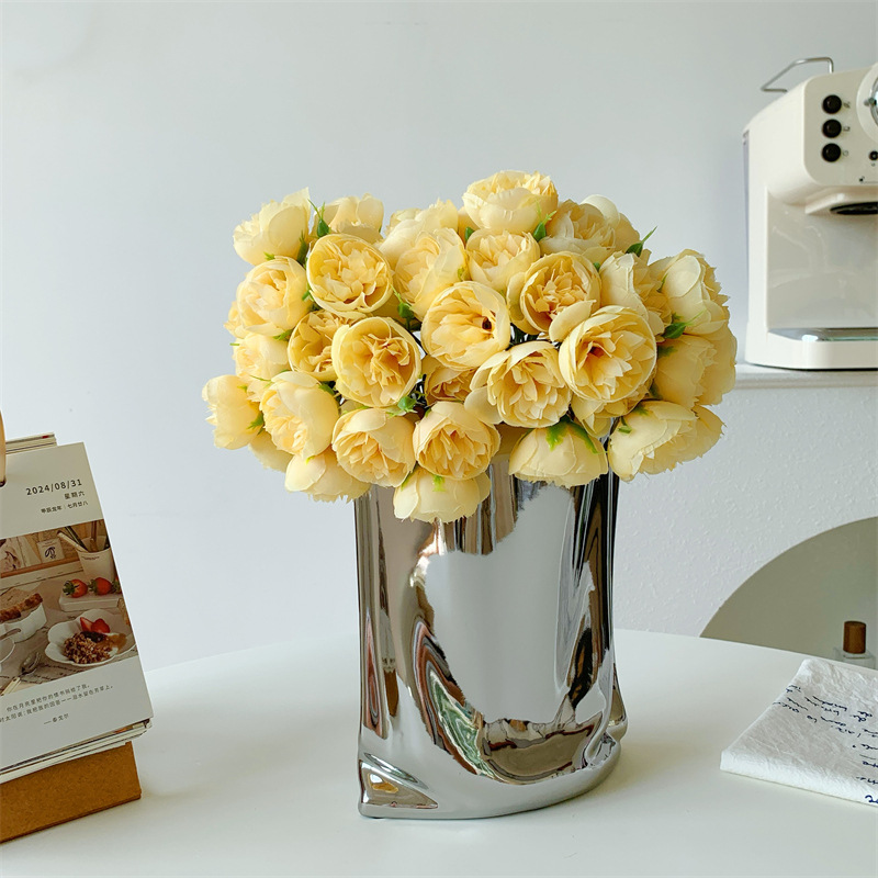 노란색 두 묶음 + 은색 주머니 병