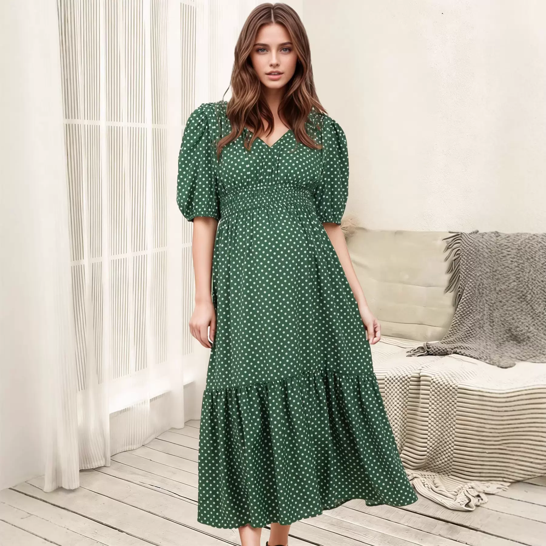 女士波点V领孕妇泡泡袖收腰长裙，日常通勤穿搭孕期清新时尚服饰