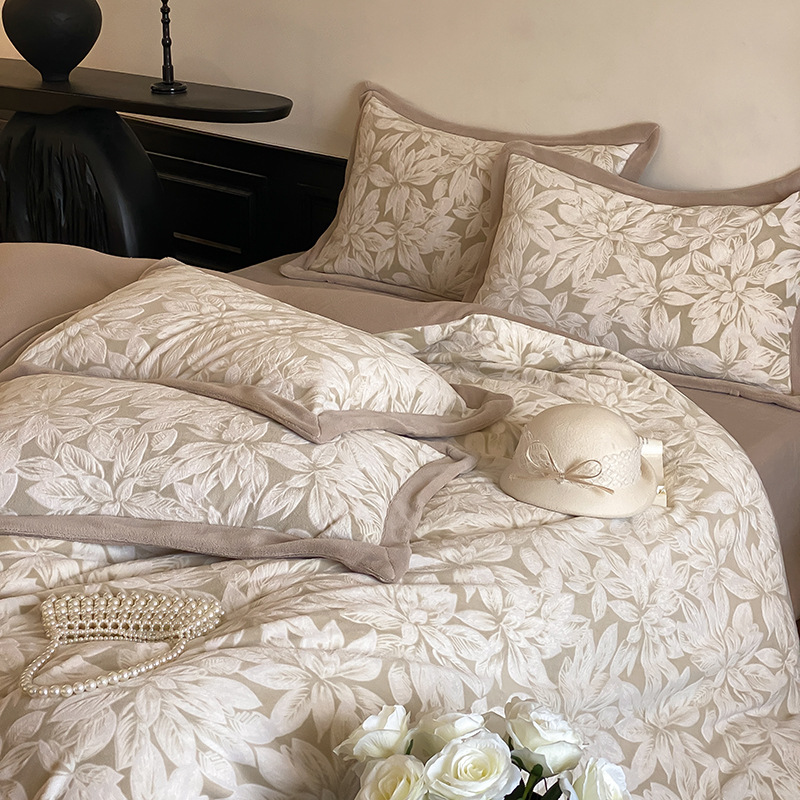 Ropa de cama gruesa y cálida de cuatro piezas tallada en terciopelo de leche de alta calidad de estilo americano de lujo ligero de alta gama