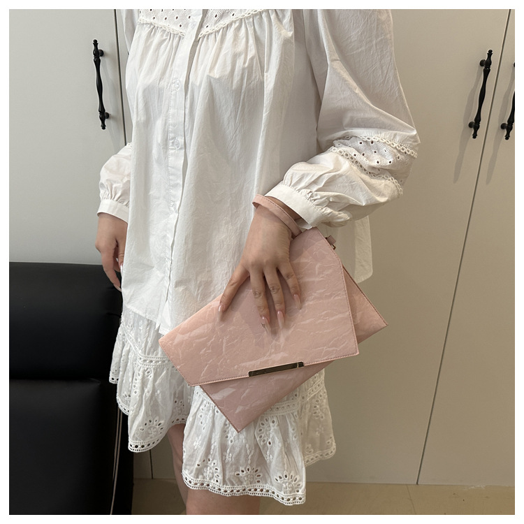 112g Weight Sewing Thread Fashion Element Magnetic Buckle Closure Type Top Handle Strap Type Envelope Bag Bags Type Office, Party Occasion Pu Leather Material Solid Color Pattern All Seasons Season Women's Gender Elegant Style Square Shape Pu Leather Solid Color Sewing Thread Square Clutches 3