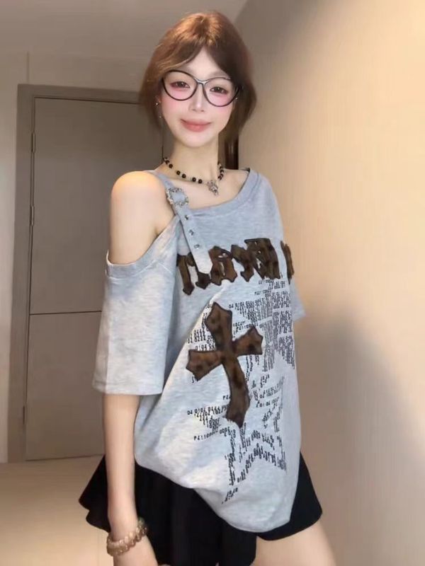 レトロな斜め肩半袖Tシャツ女性用2025年夏新デザインニッチルーズオフショルダートップ多用途純粋な欲望|undefined